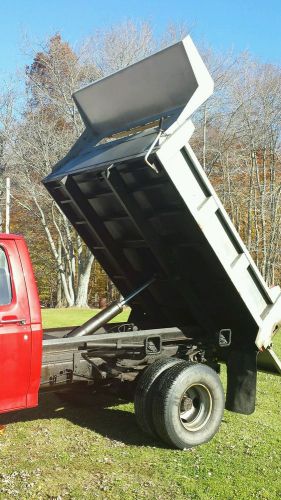 1- ton dump bed.