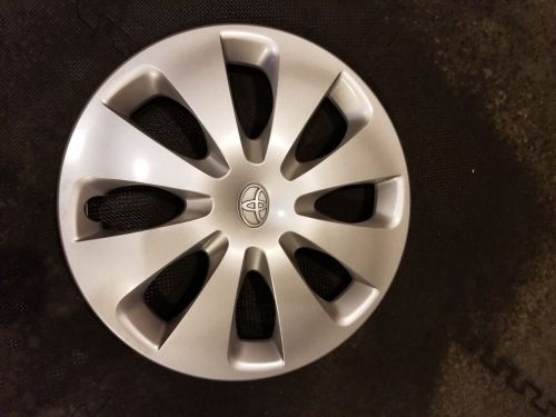 Factory original toyota prius c 2012-2014 hubcap 15&#034; cover oem 42602-52540 ***