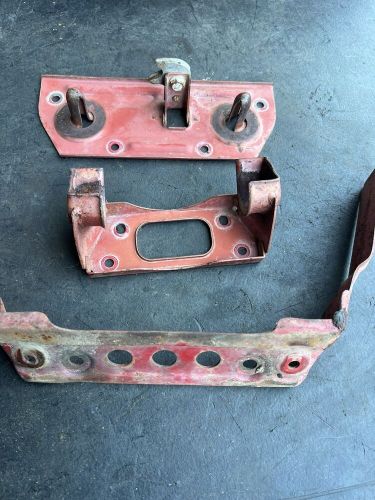 1983 1984 1985 honda atc200x rear fender brackets catcher seat lock plate