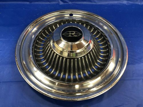 Vintage 1964 buick riviera 15&#034; hubcap good condition