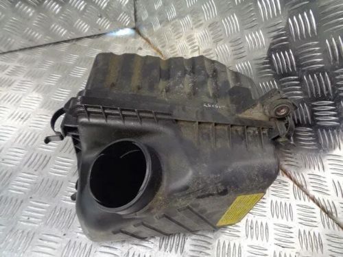 Hyundai tucson jm air filter box diesel 83kw 2004 26621810-