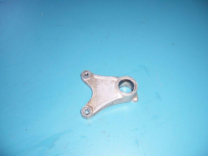 073 suzuki gsxr1000 gsxr 1000 01 02 rear brake caliper bracket stay