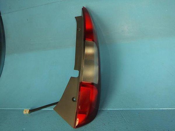 Honda life 2004 rear right combination lamp [8415500]