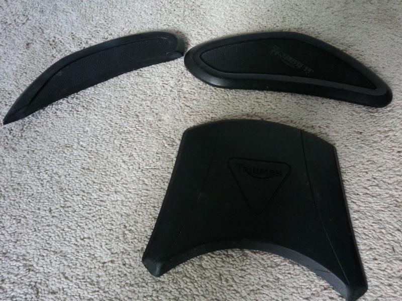 Triumph rocket iii tank & knee pads