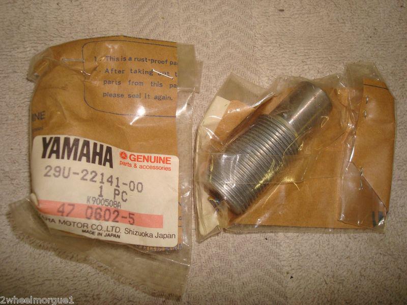 Yamaha nos swing arm pivot shaft 29u-22141-00 (2)