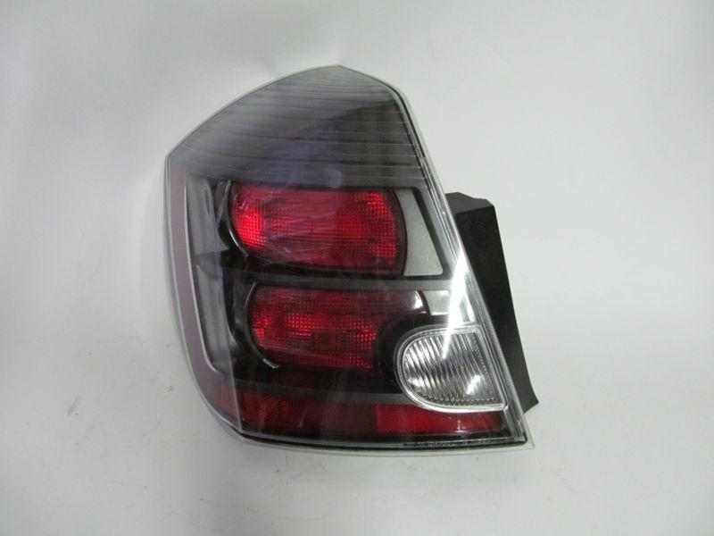 2010-2012 nissan sentra 2.5l oem left tail light nice!