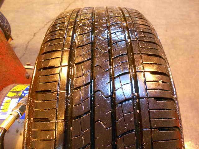 Kumho 205/60/16 tire solus kh16 p205/60/r16 91h 7/32 tread