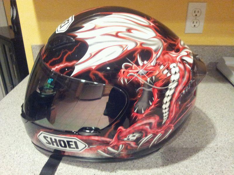 Shoei rf -1000  dragon. size xl. awesome helmet wore once