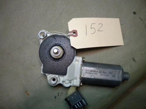 03-06 mb clk 209 rh rear regulator motor 0 130 821 972