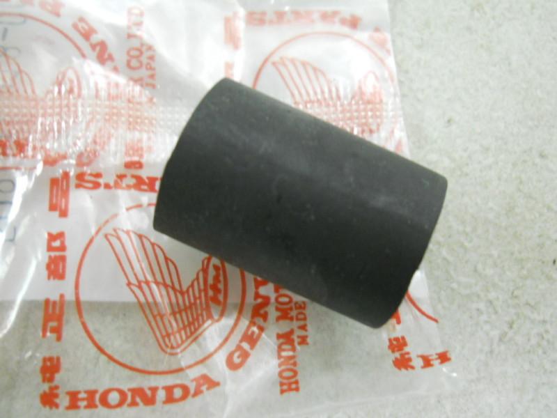 Honda nos atc110, atc125, atc90, seat mounting rubber, # 50801-918-000   d13