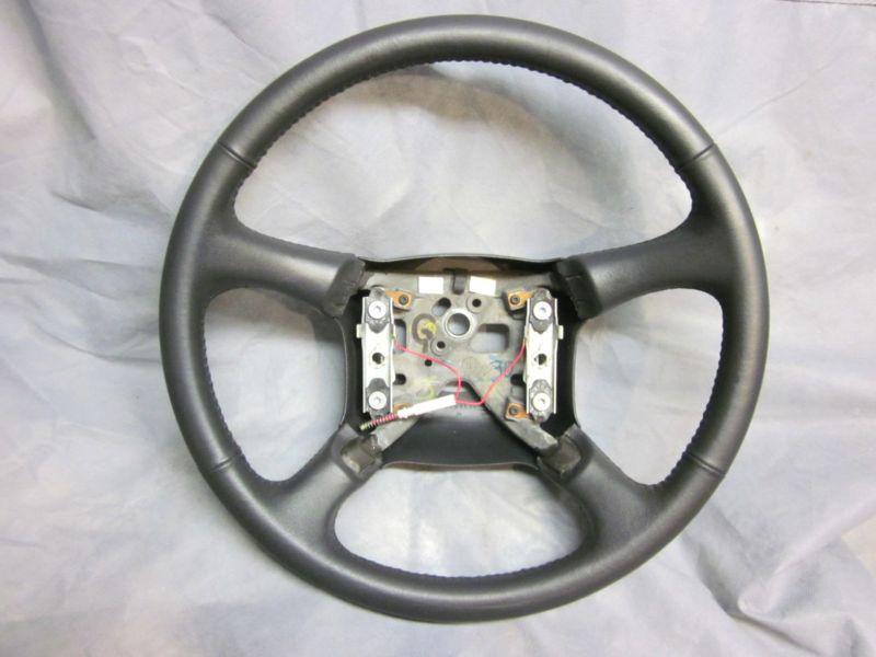 98 99 00 01 02 chevy truck and suv leather wrapped steering wheel *excellent* gm