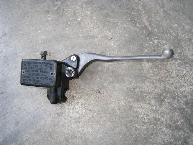 1986 honda vf500f interceptor - front brake master cylinder