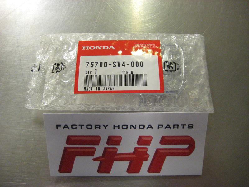 1994-1995 honda accord front grille  ' h ' emblem oem 75700-sv4-000