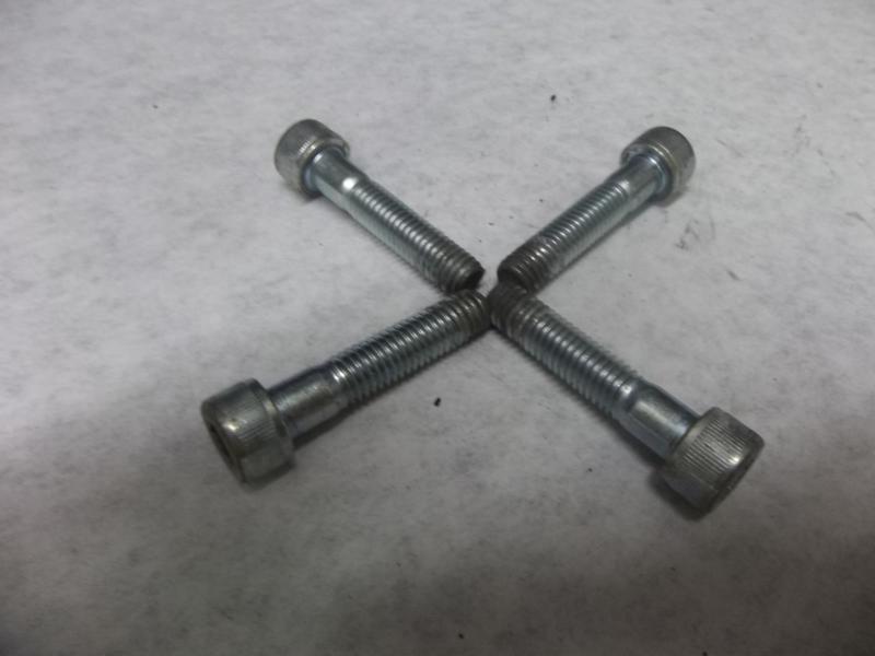 02 suzuki bandit 600 s - passenger bracket footpeg bolts x4