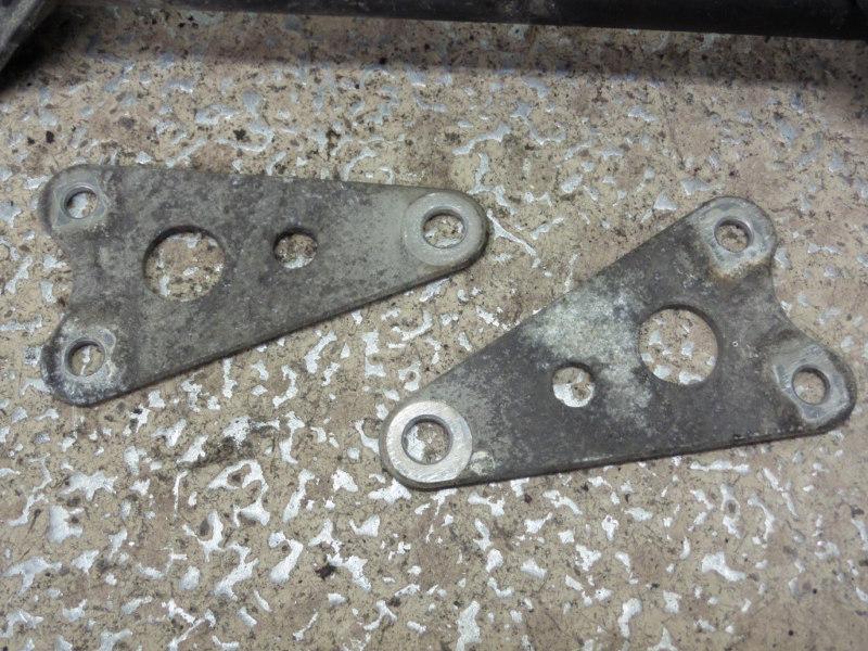 2002 yamaha grizzly 600 4x4 engine mounting brackets