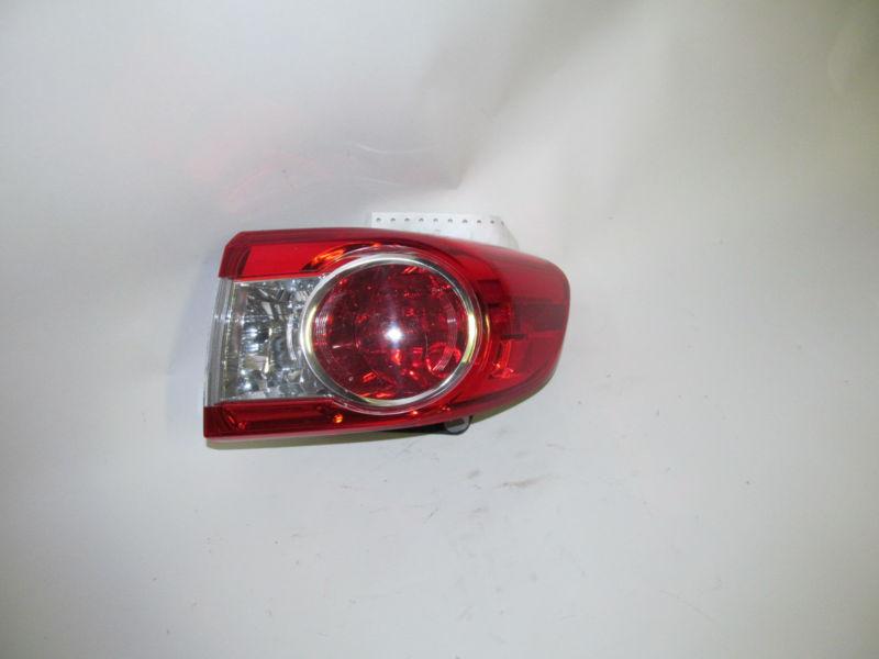 2011 2012 toyota corolla right oem tail light nice!