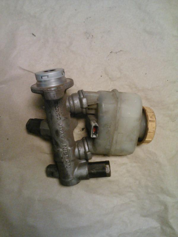 99 nissan maxima brake master cylinder 