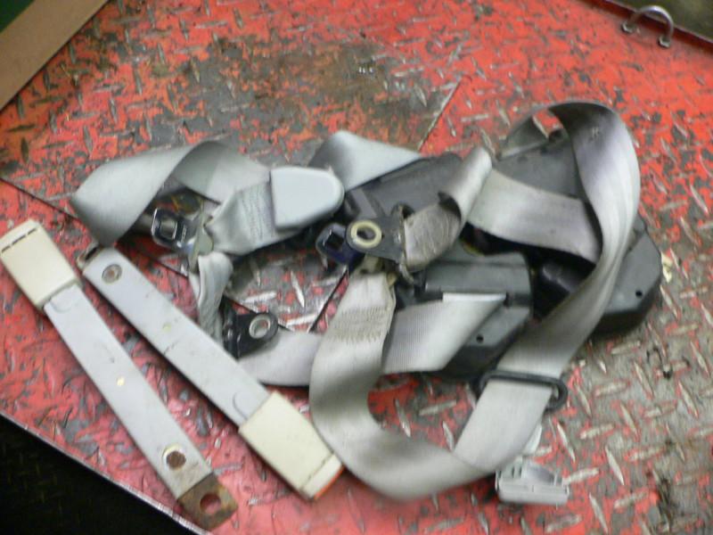 84 pontiac fiero set of seat belts