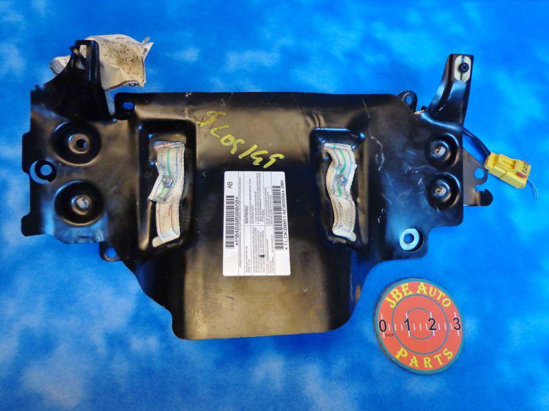 05-07 grand caravan driver left knee airbag 04680560ac oem used 57b