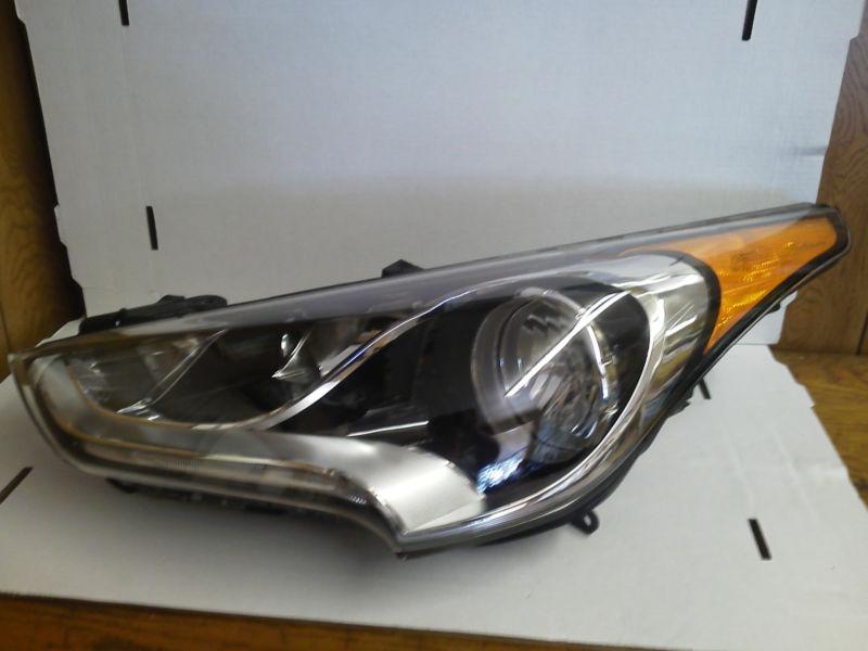 2012 2013 hyundai veloster  driverside oem light 