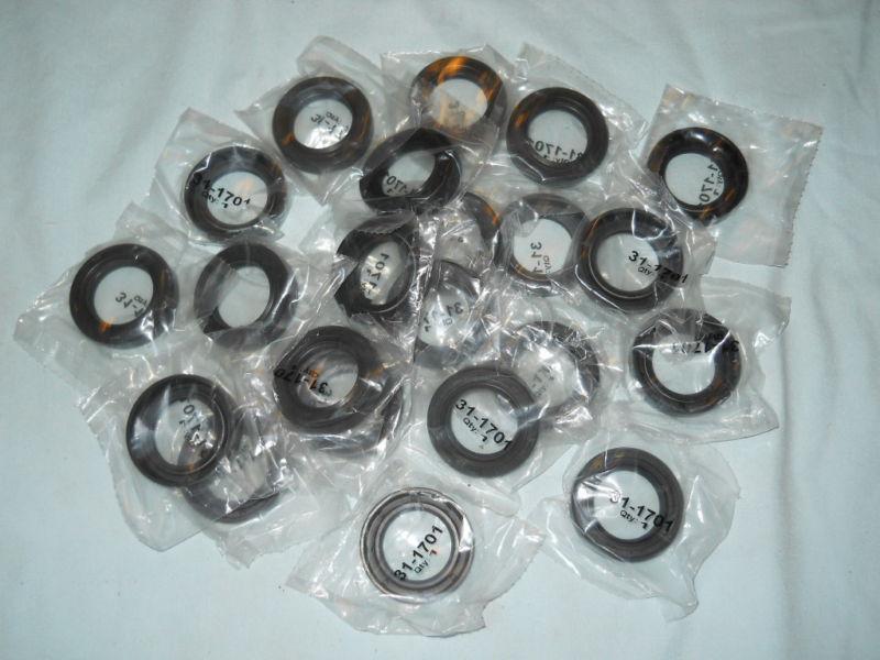 New oil seal lot buy 22 31-1701 1.125 1.781 .4