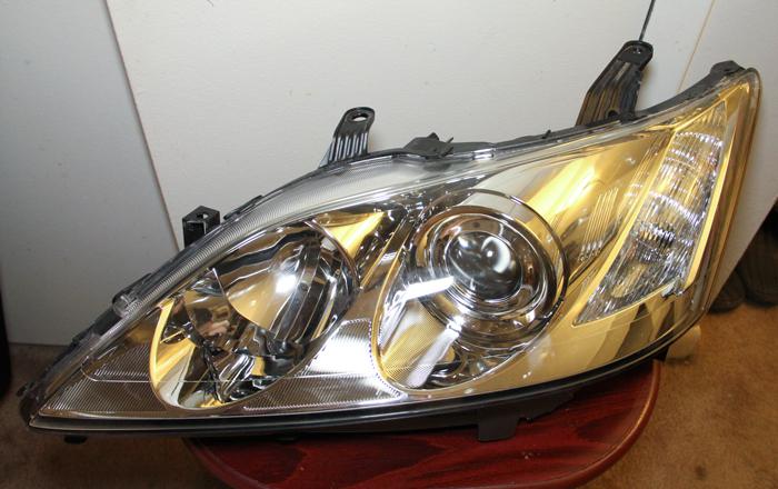 Lexus es350 driver side halogen headlight oem