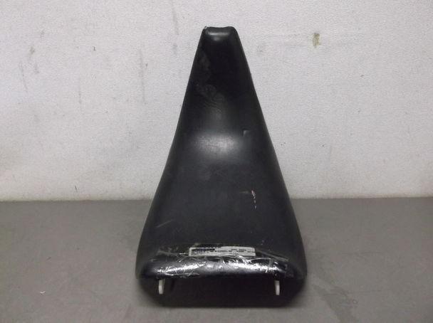 Front seat for the 1986-1988 yamaha fz600