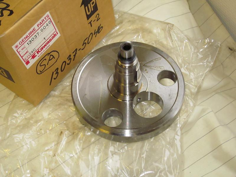 Kawasaki kl600 klr600 b1 b2 b4 b5 b6 b7 b8 b9 a5 crankshaft rh 13037-5046 nos