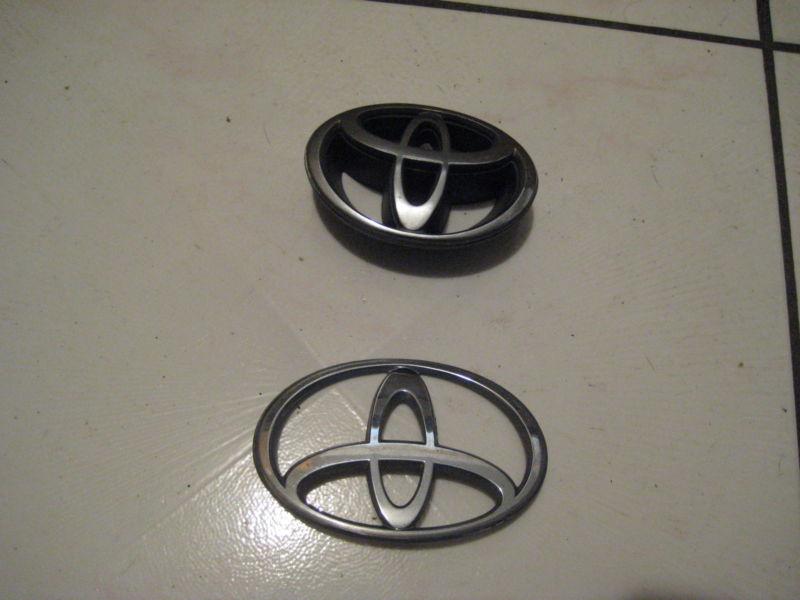 1994 toyota corolla front and rear emblem