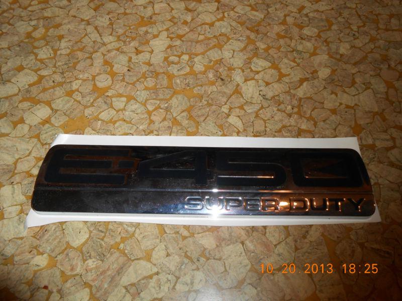 Ford e-450 super duty  emblem econoline