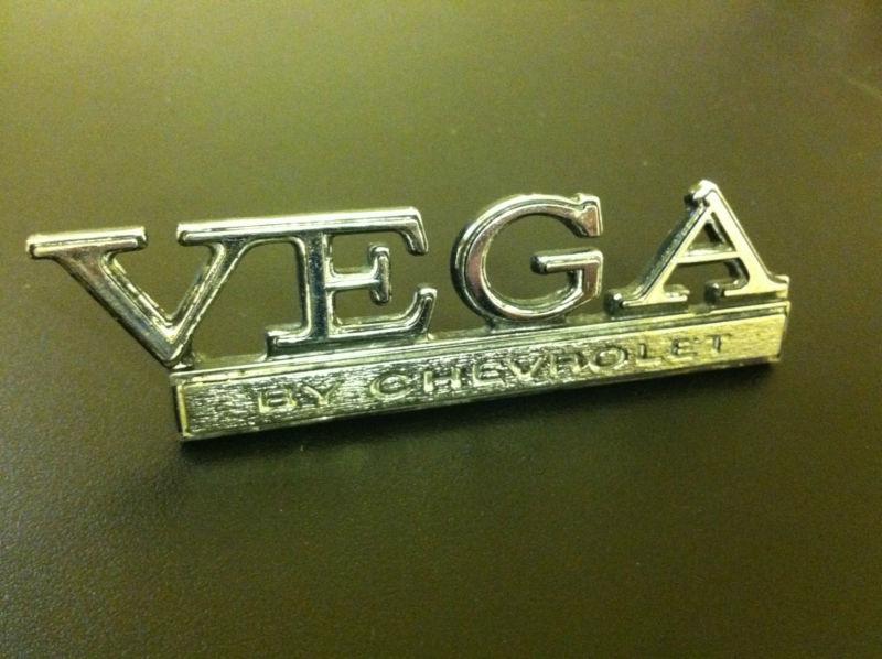 Chevy vega emblem vintage (original)