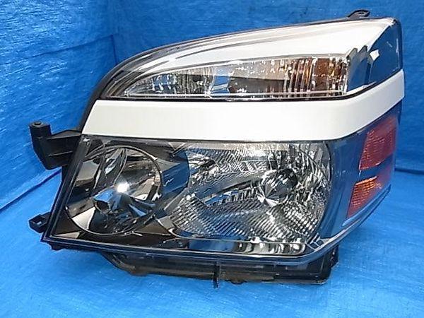 Toyota voxy 2004 left head light assembly [0110900]