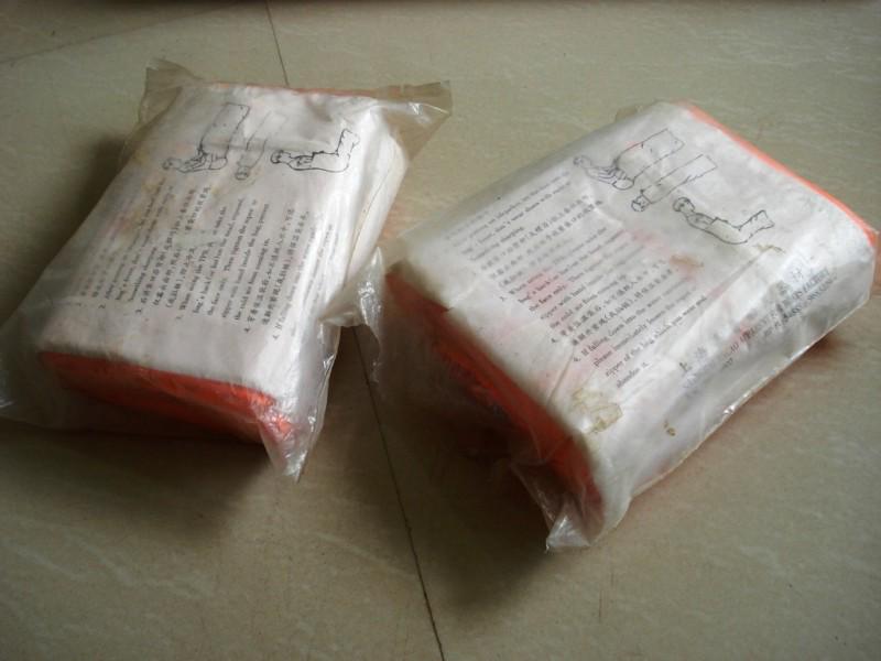 2 pieces thermal protective aid - never used old stock (2)