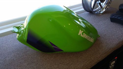 Kawasaki zx900 fuel tank 98-2003