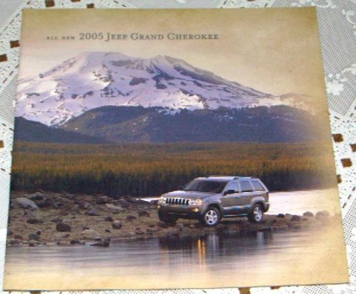 Brand new 2005 jeep grand cherokee dealer sales deluxe literature brochure!