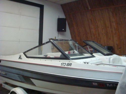 Windshield for a 1991 raven  17&#039; open-bow