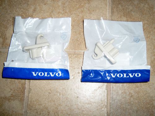 Volvo 240 260 (sedan), sun visor clips new in oem volvo packages