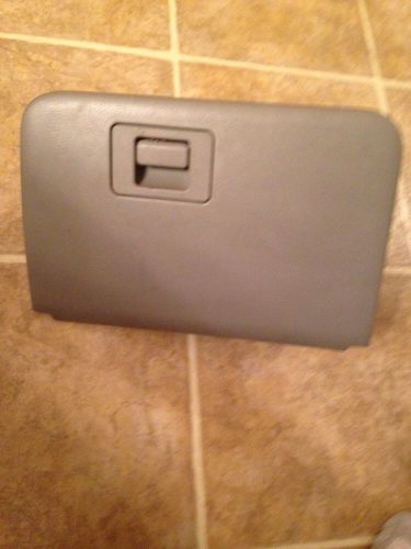 98 99 00 01 02 ford ranger * complete grey glove box with latch *