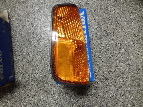 Volvo 240 r/side parking light unit  nos