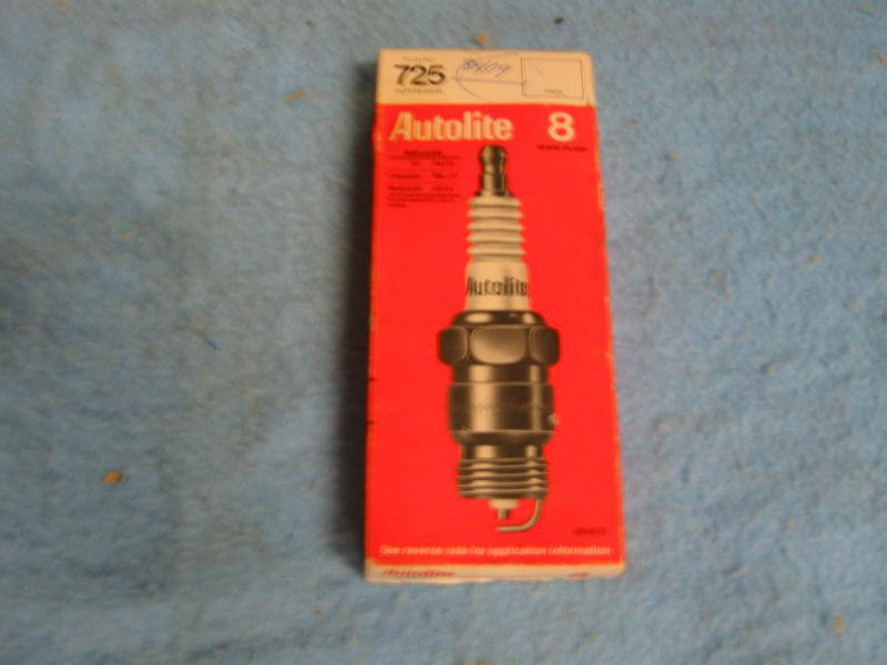 8 new autolite 725 spark plugs 