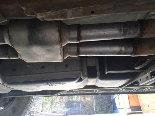 Catalytic converters escalade yukon tahoe 2000-2006