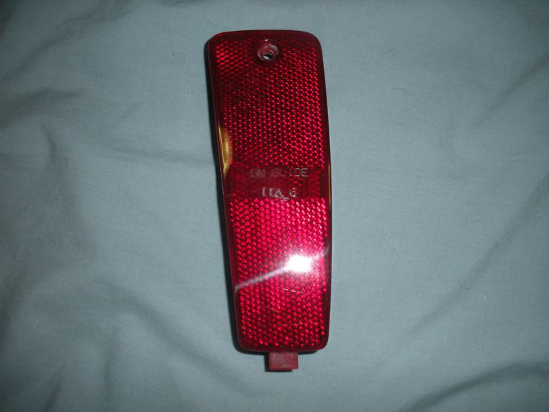 06-11 chevy hhr rear bumper left side light reflector  oem 