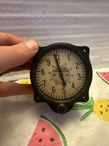 Vintage barometric altitude indicator, gauge 20,000 ft - 1680 - rejected