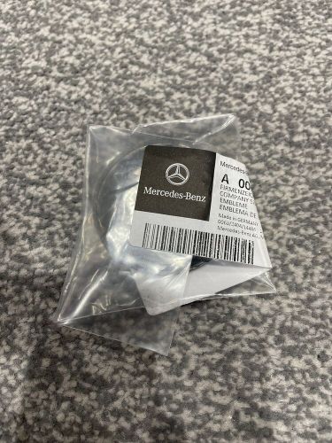 Genuine mercedes badge a0008176203