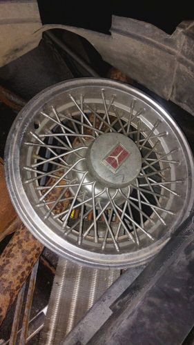 1985 cutlass supreme hubcaps