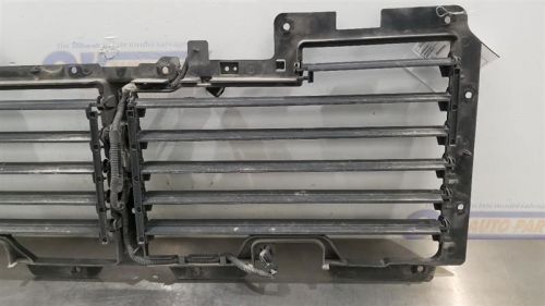 19 chevy suburban 1500 5.3l air shutter assembly