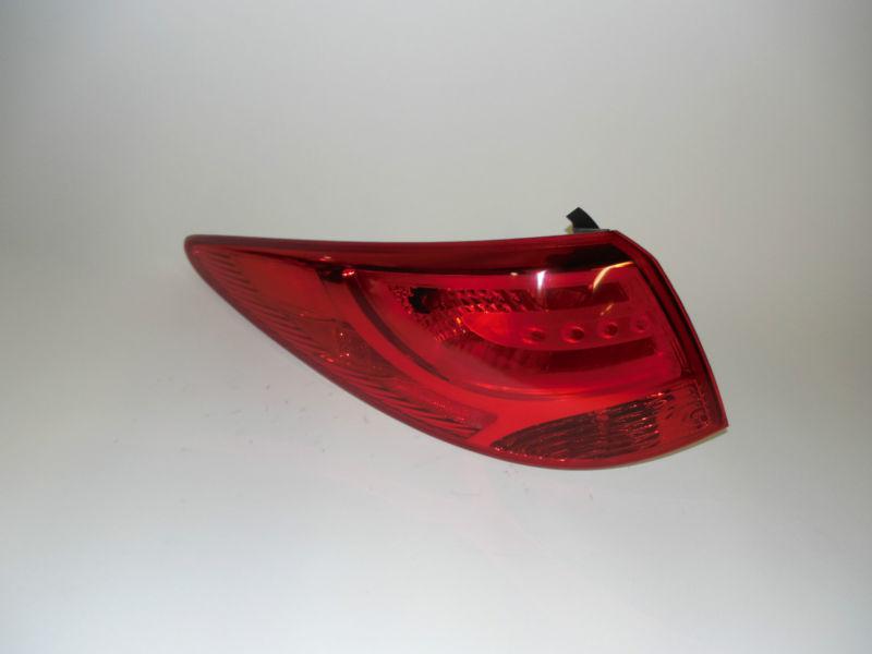 2010 2011 2012 hyundai tucson oem left tail light nice!