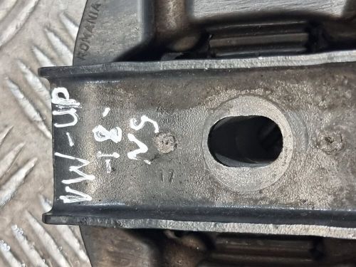 Volkswagen up gear box mount 1s0199555 left side 1.0l pet man hatchback 2018