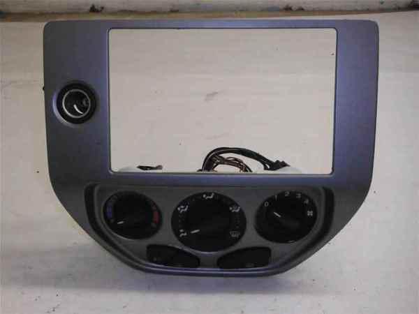 Ford focus oem climate a/c heater control w/ bezel lkq