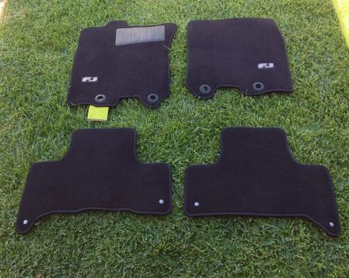 New oem 2013 toyota fj cruiser floor mats